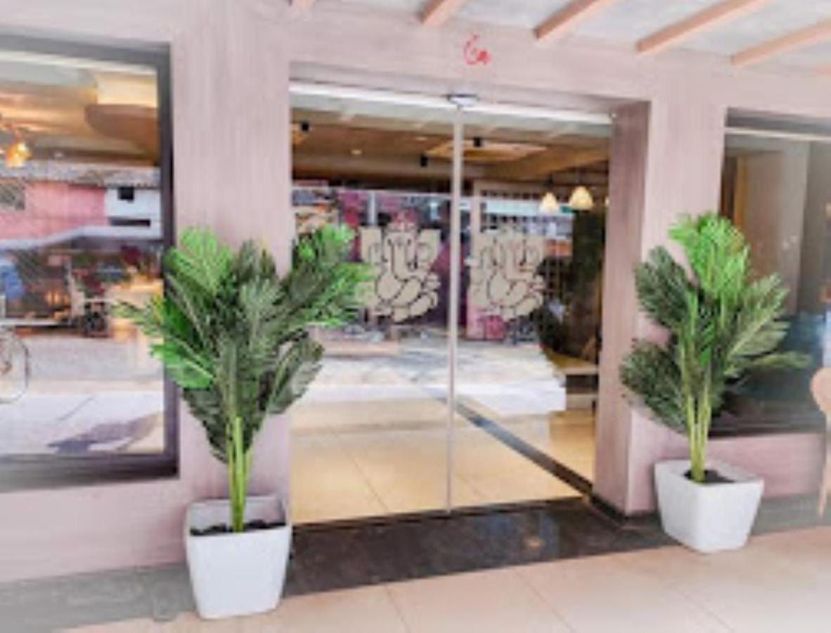 Hotel Raj Inn Bhubaneswar Buitenkant foto